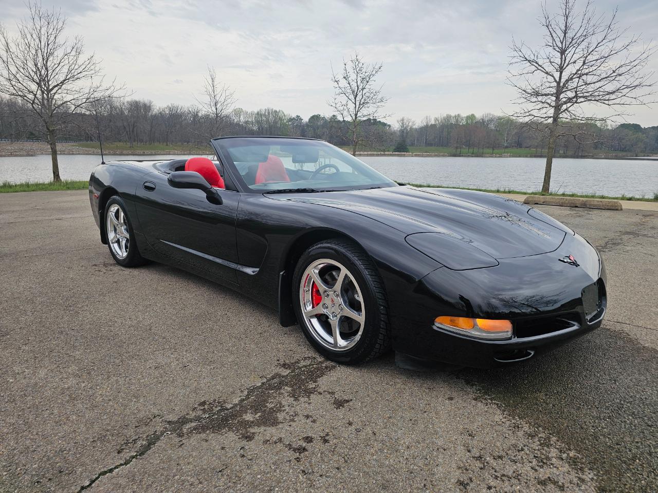 Chevrolet Corvette 2dr Convertible 2002