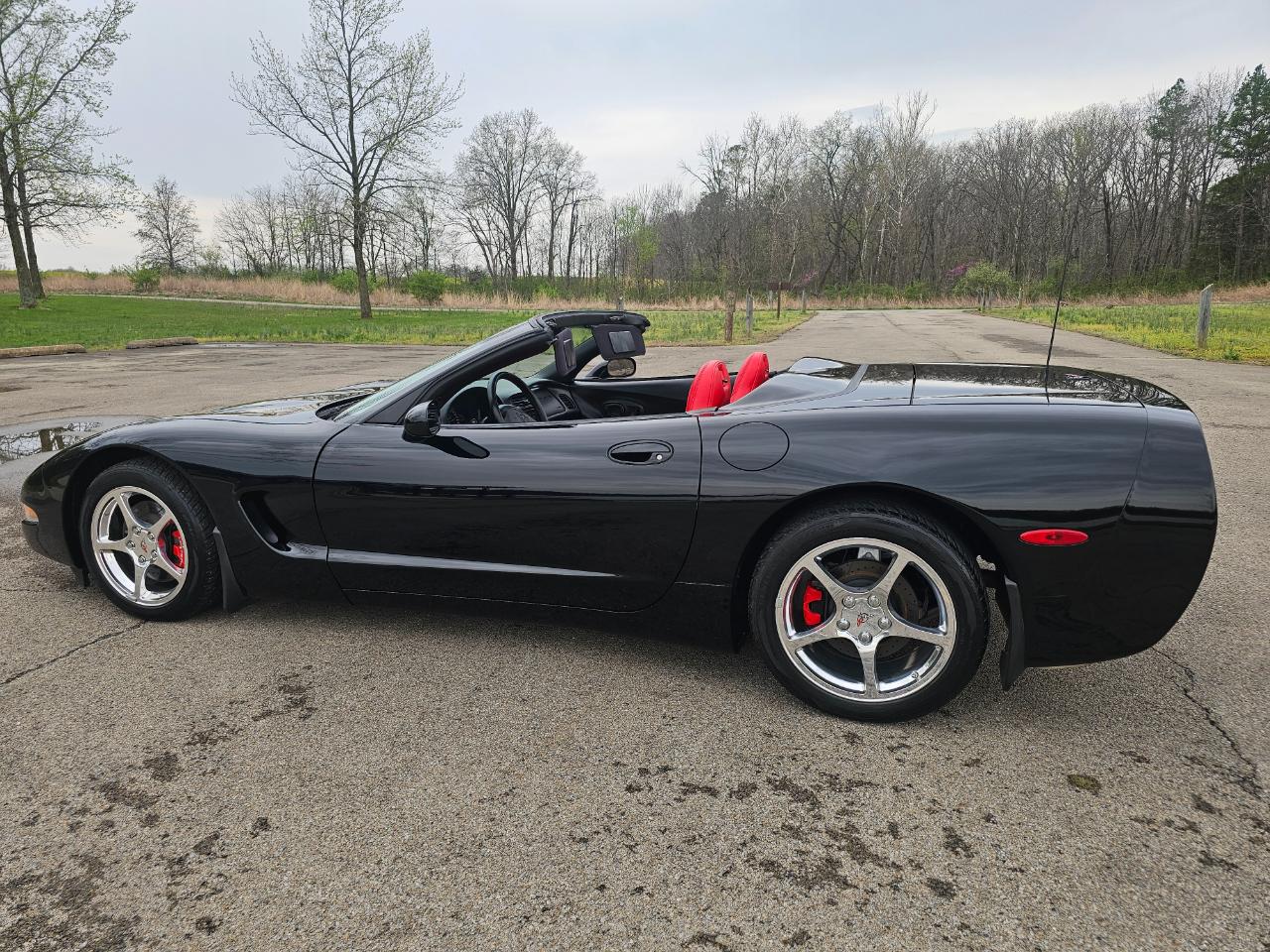 Chevrolet Corvette 2dr Convertible 2002