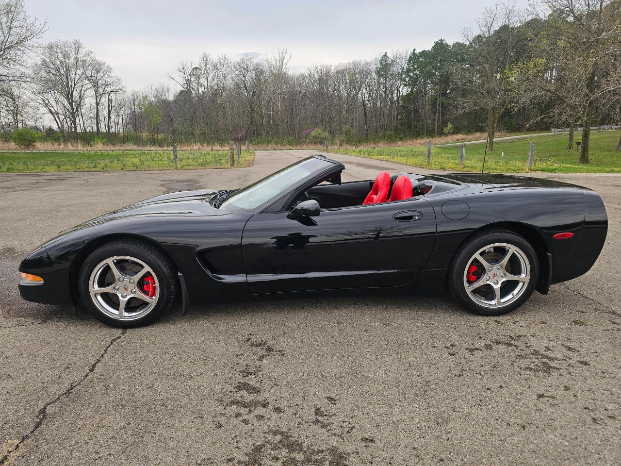 Chevrolet Corvette 2dr Convertible 2002