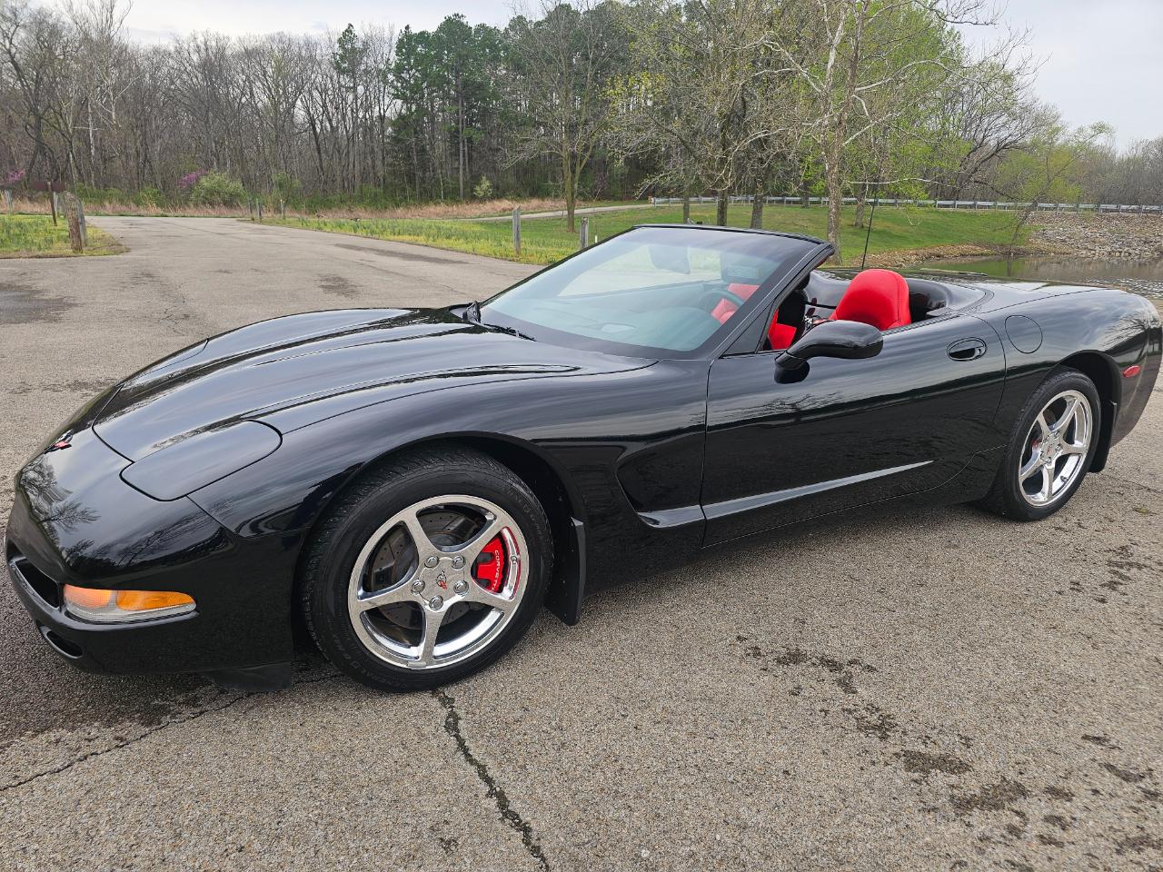 Chevrolet Corvette 2dr Convertible 2002