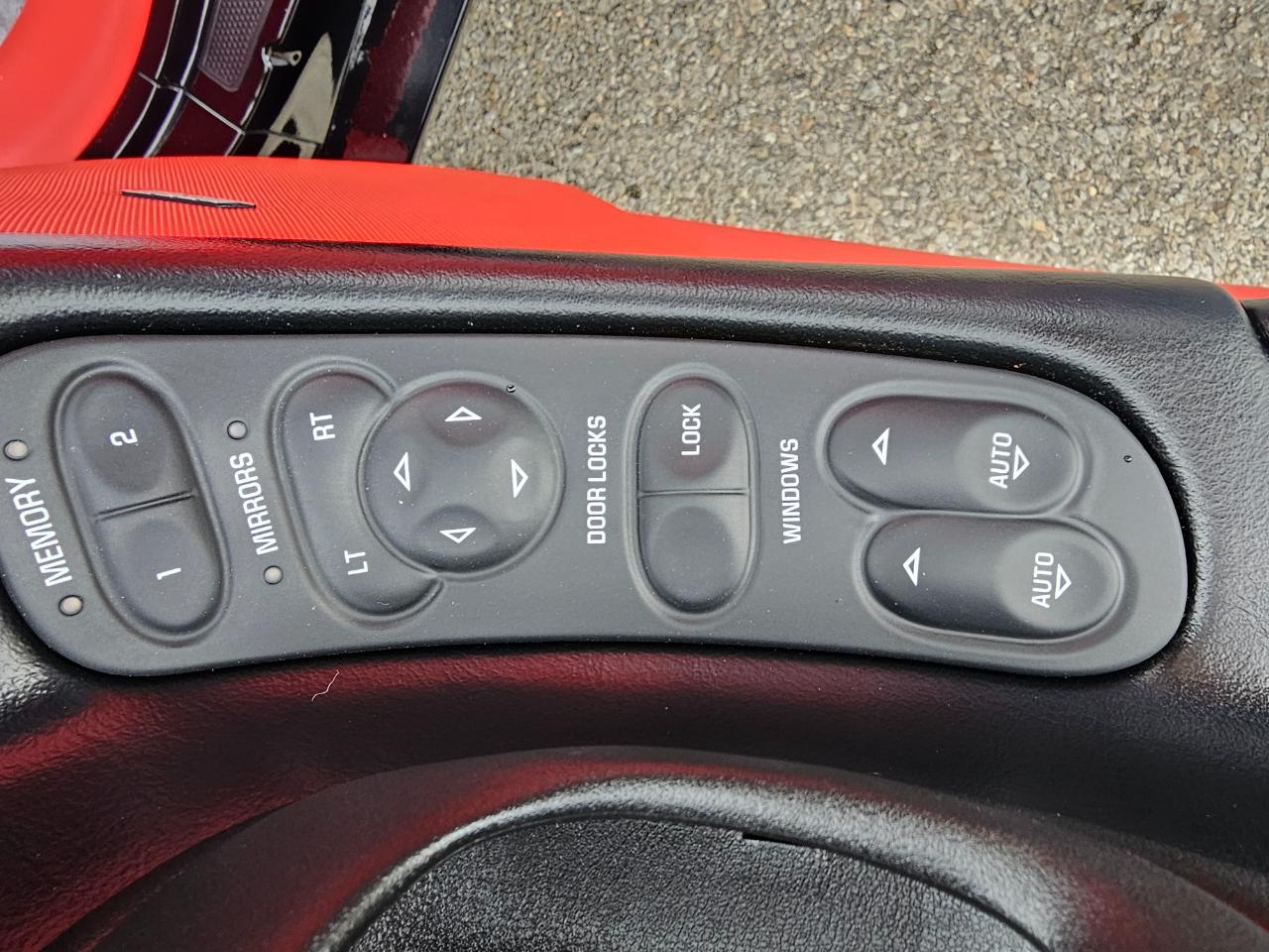 Chevrolet Corvette 2dr Convertible 2002