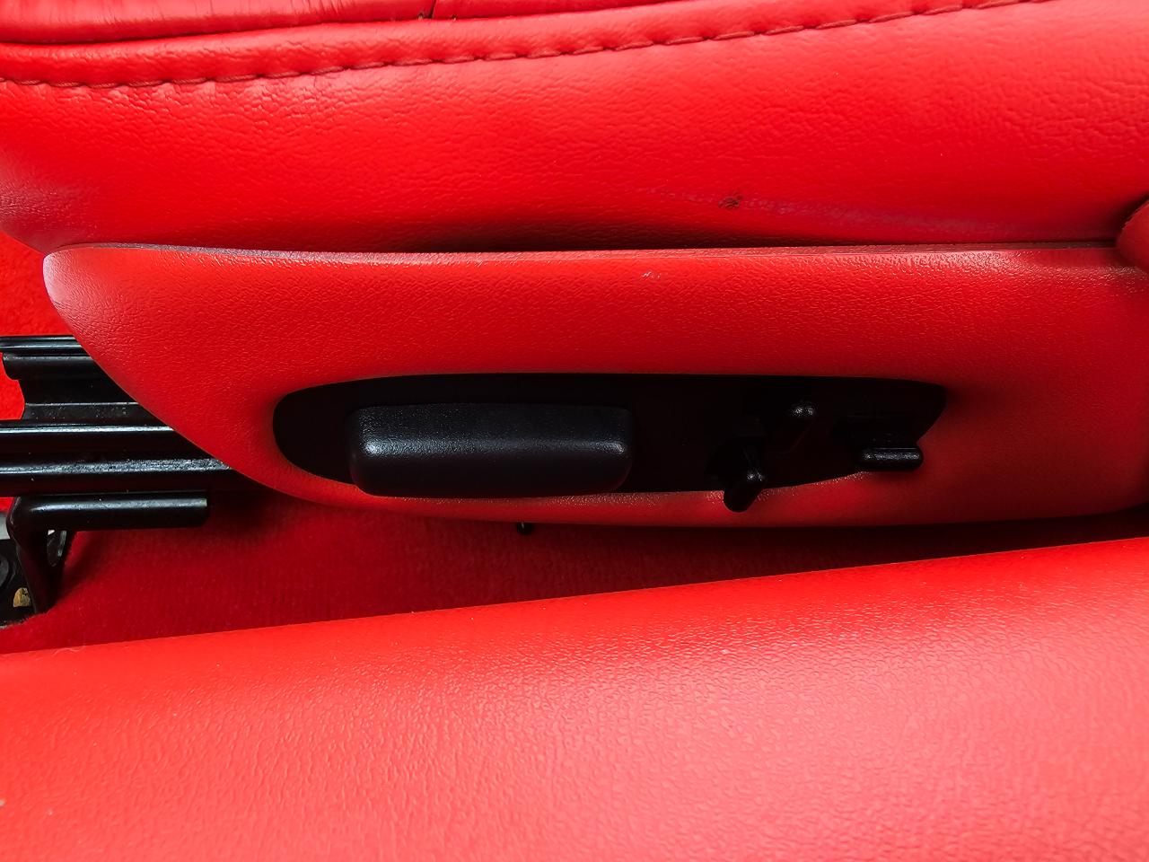 Chevrolet Corvette 2dr Convertible 2002