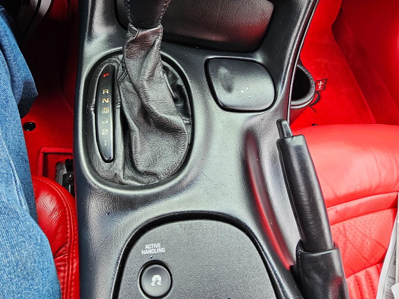 Chevrolet Corvette 2dr Convertible 2002