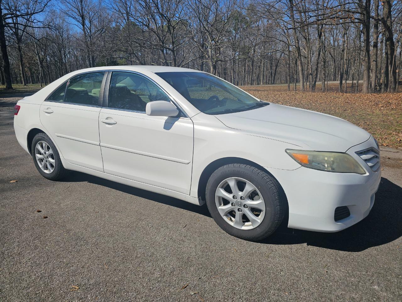 Toyota Camry 4dr Sdn I4 Man LE (Natl) 2011