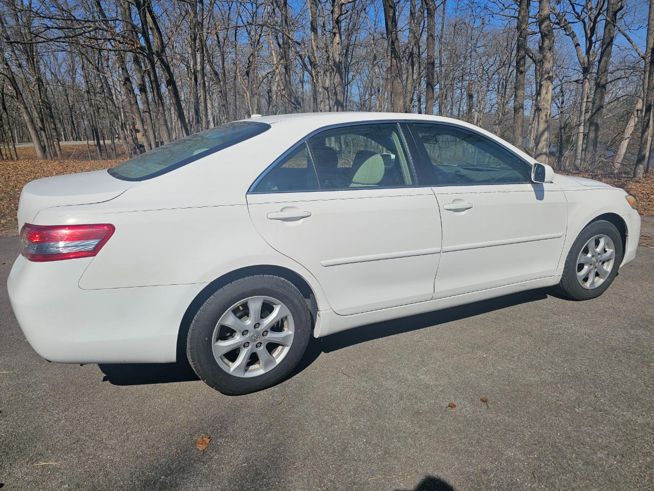 Toyota Camry 4dr Sdn I4 Man LE (Natl) 2011
