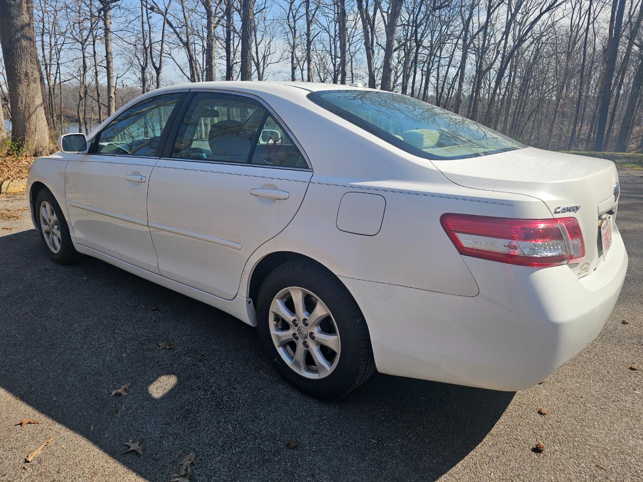 Toyota Camry 4dr Sdn I4 Man LE (Natl) 2011