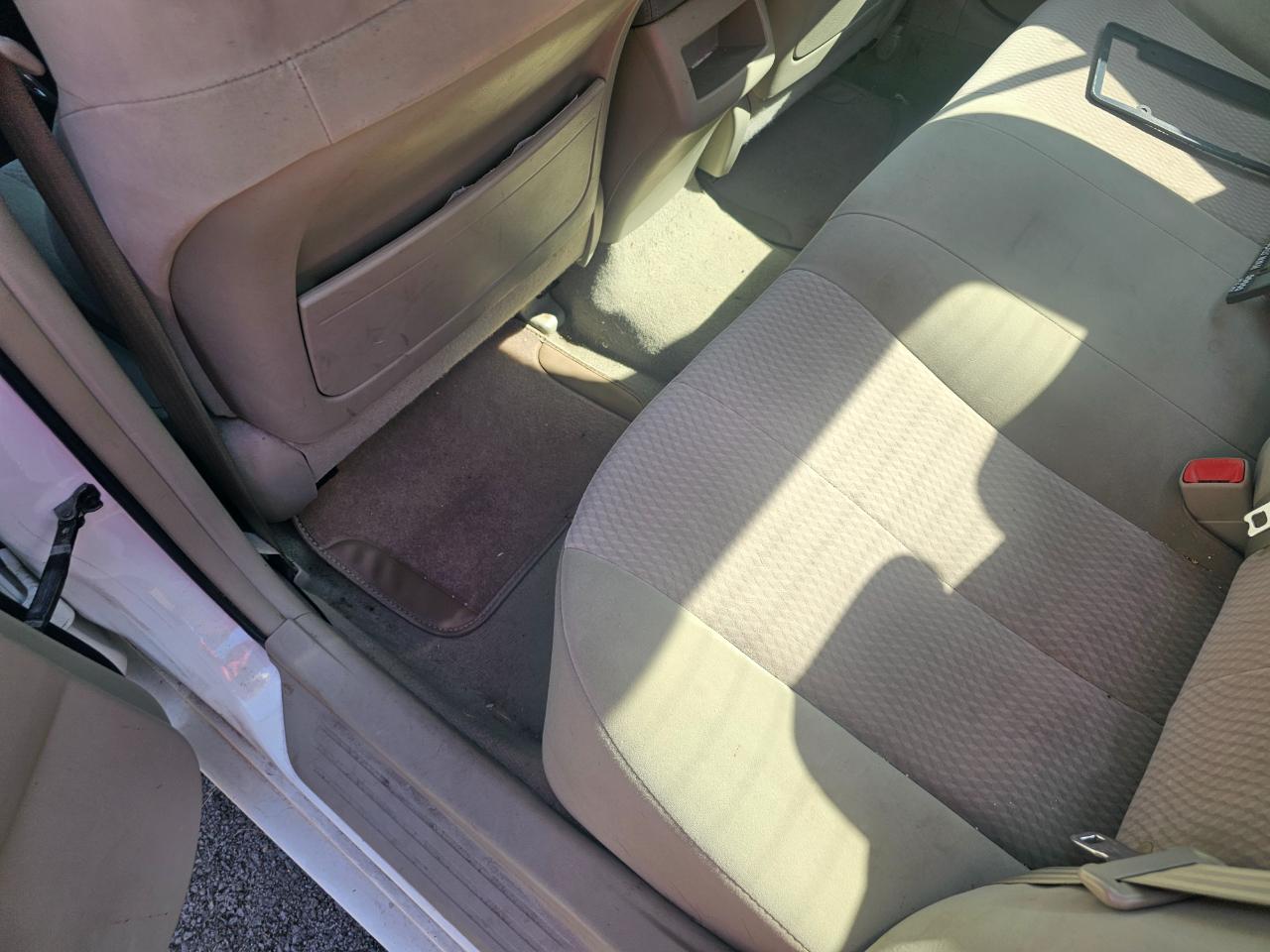 Toyota Camry 4dr Sdn I4 Man LE (Natl) 2011