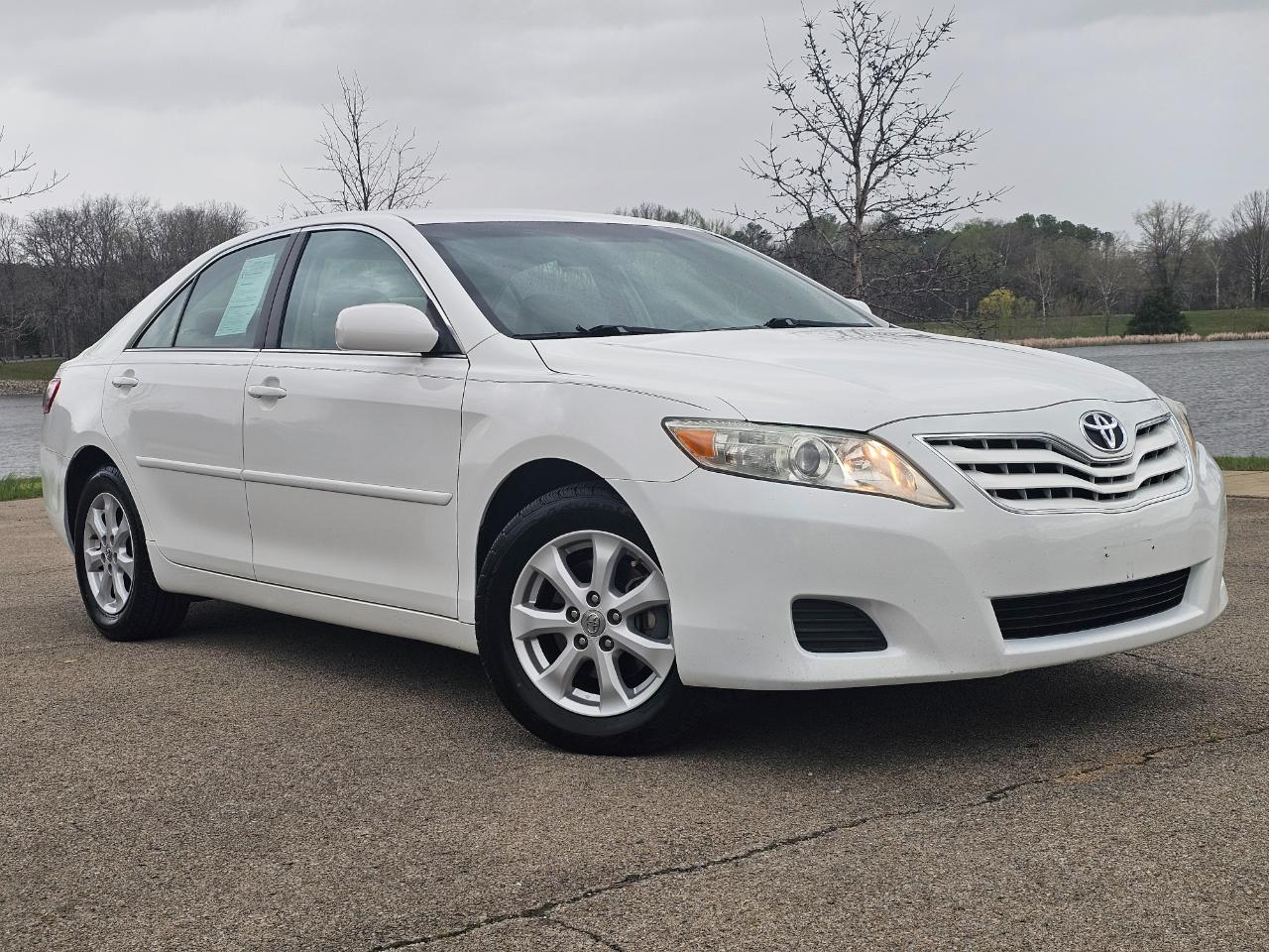 2011 Toyota Camry 4dr Sdn I4 Man LE (Natl)
