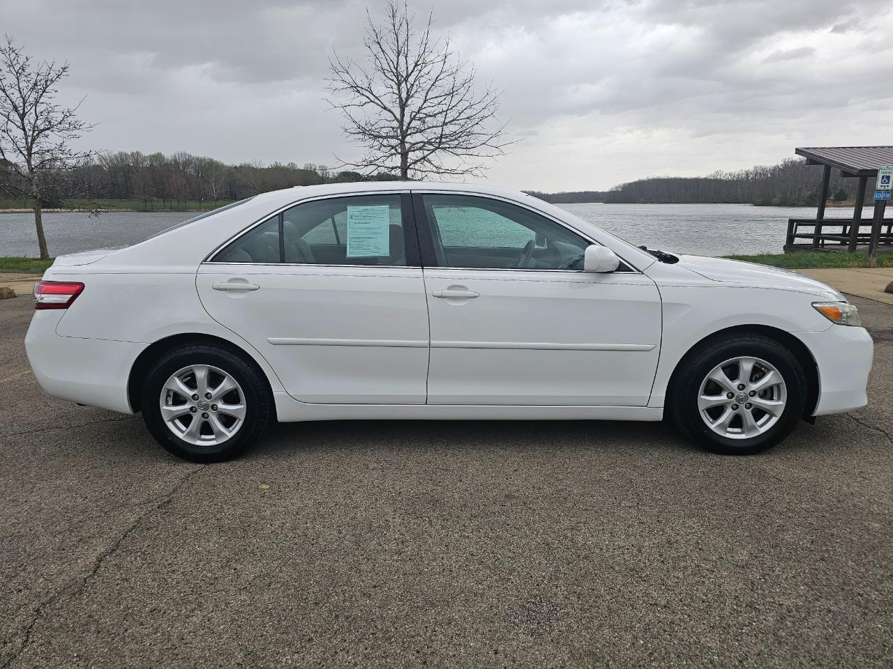 Toyota Camry 4dr Sdn I4 Man LE (Natl) 2011