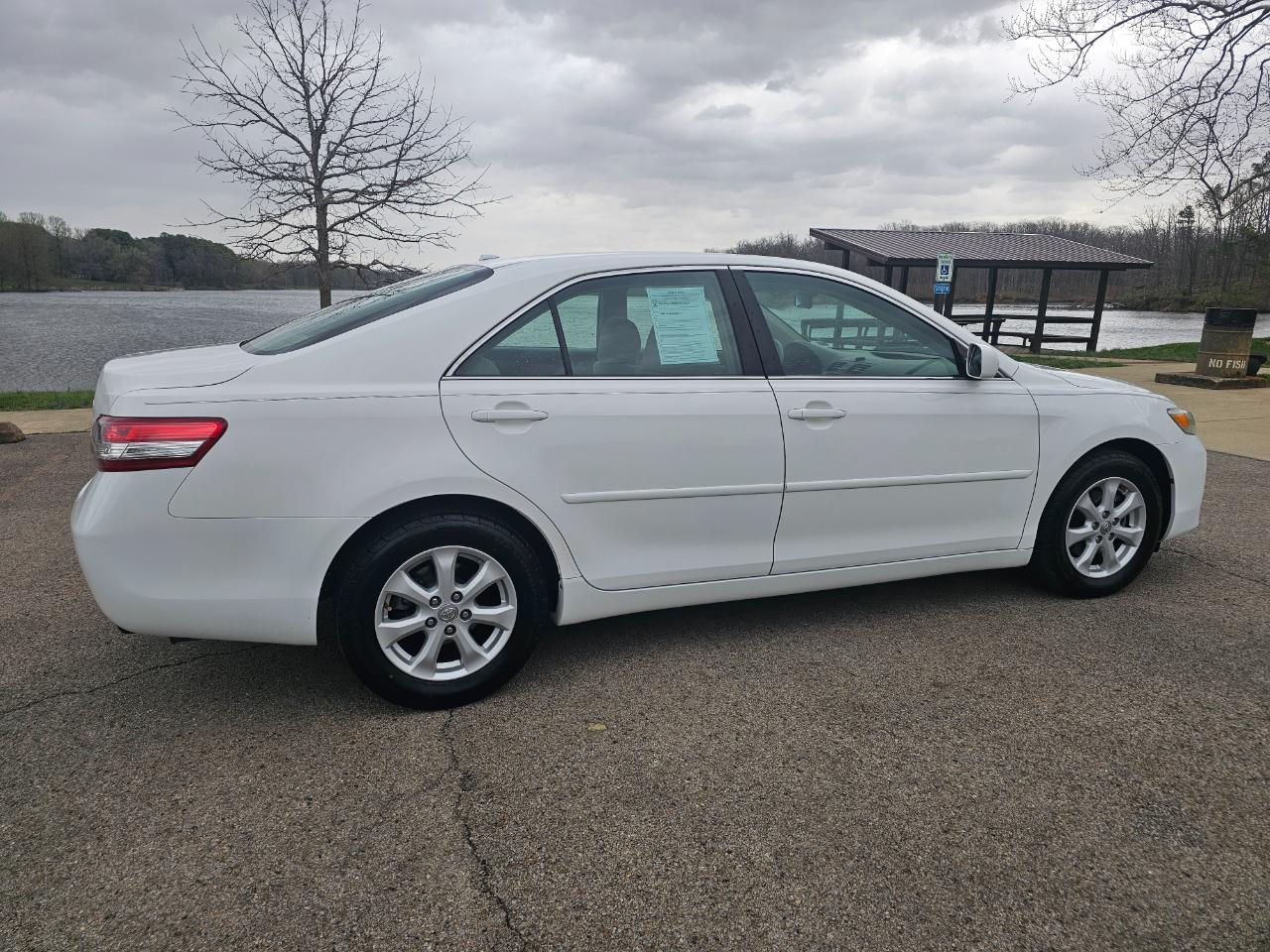 Toyota Camry 4dr Sdn I4 Man LE (Natl) 2011