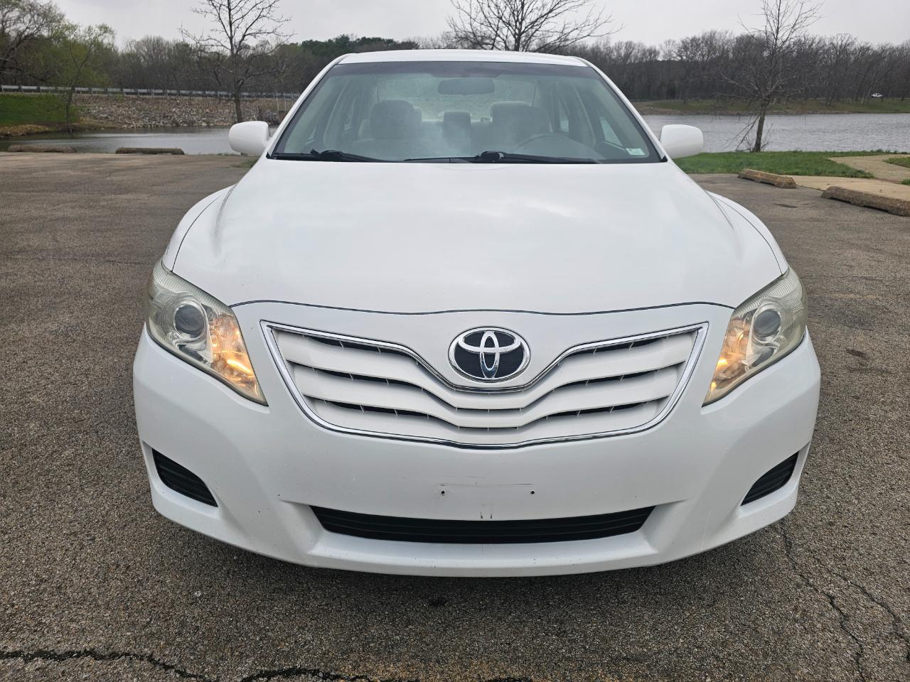 Toyota Camry 4dr Sdn I4 Man LE (Natl) 2011