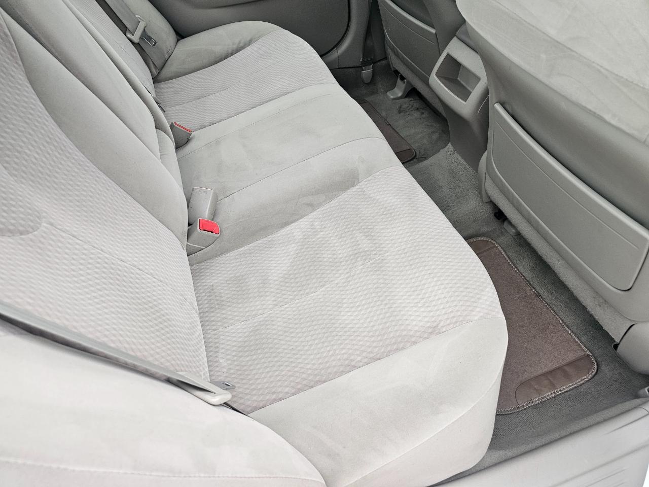 Toyota Camry 4dr Sdn I4 Man LE (Natl) 2011