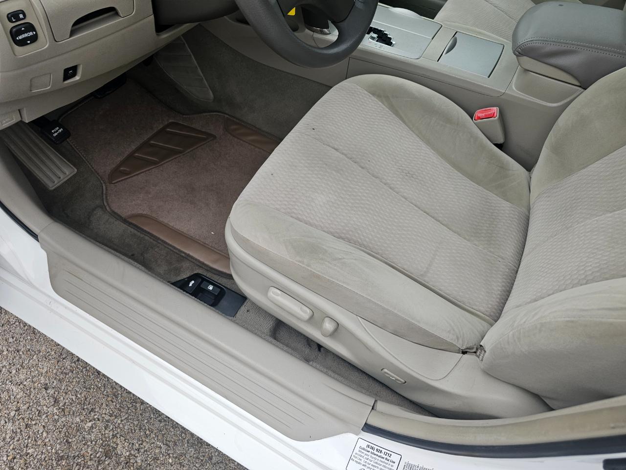 Toyota Camry 4dr Sdn I4 Man LE (Natl) 2011