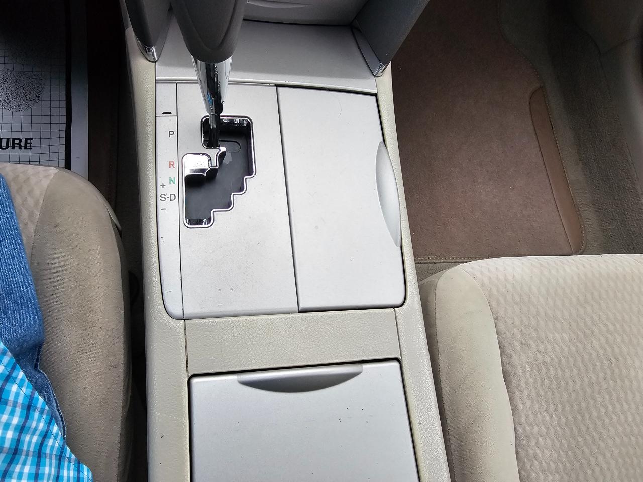 Toyota Camry 4dr Sdn I4 Man LE (Natl) 2011