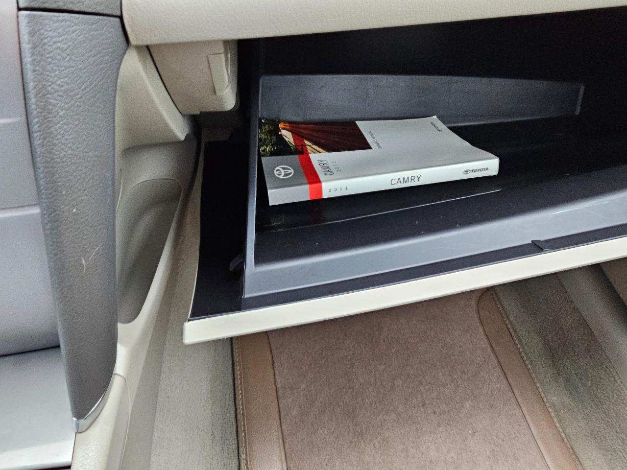 Toyota Camry 4dr Sdn I4 Man LE (Natl) 2011