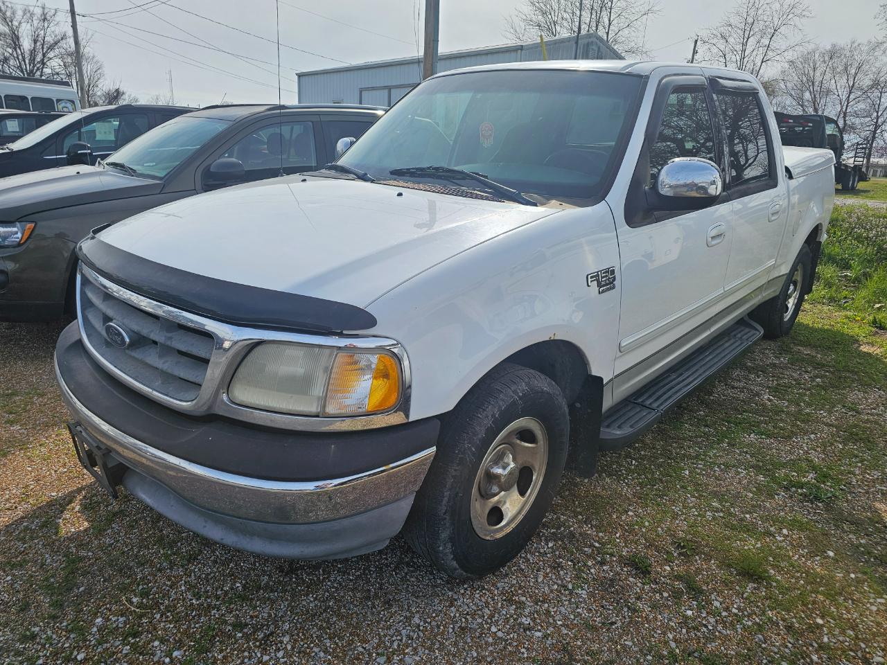 Ford F-150 SuperCrew Crew Cab 139" XLT 2001
