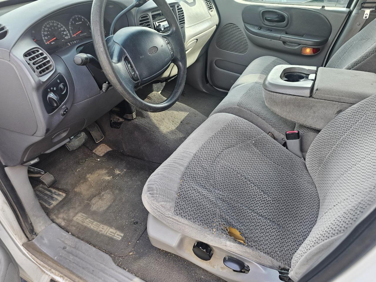 Ford F-150 SuperCrew Crew Cab 139" XLT 2001