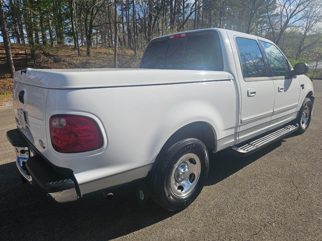 Ford F-150 SuperCrew Crew Cab 139" XLT 2001