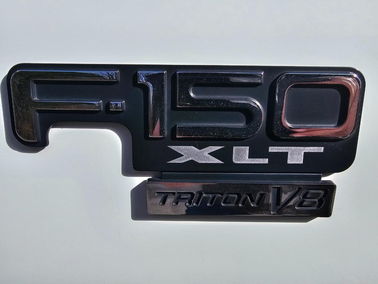 Ford F-150 SuperCrew Crew Cab 139" XLT 2001