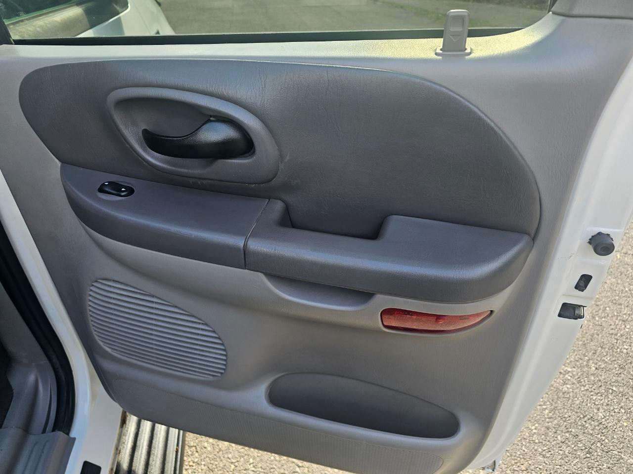 Ford F-150 SuperCrew Crew Cab 139" XLT 2001