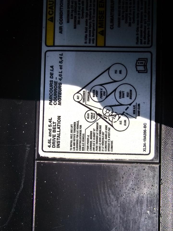 Ford F-150 SuperCrew Crew Cab 139" XLT 2001