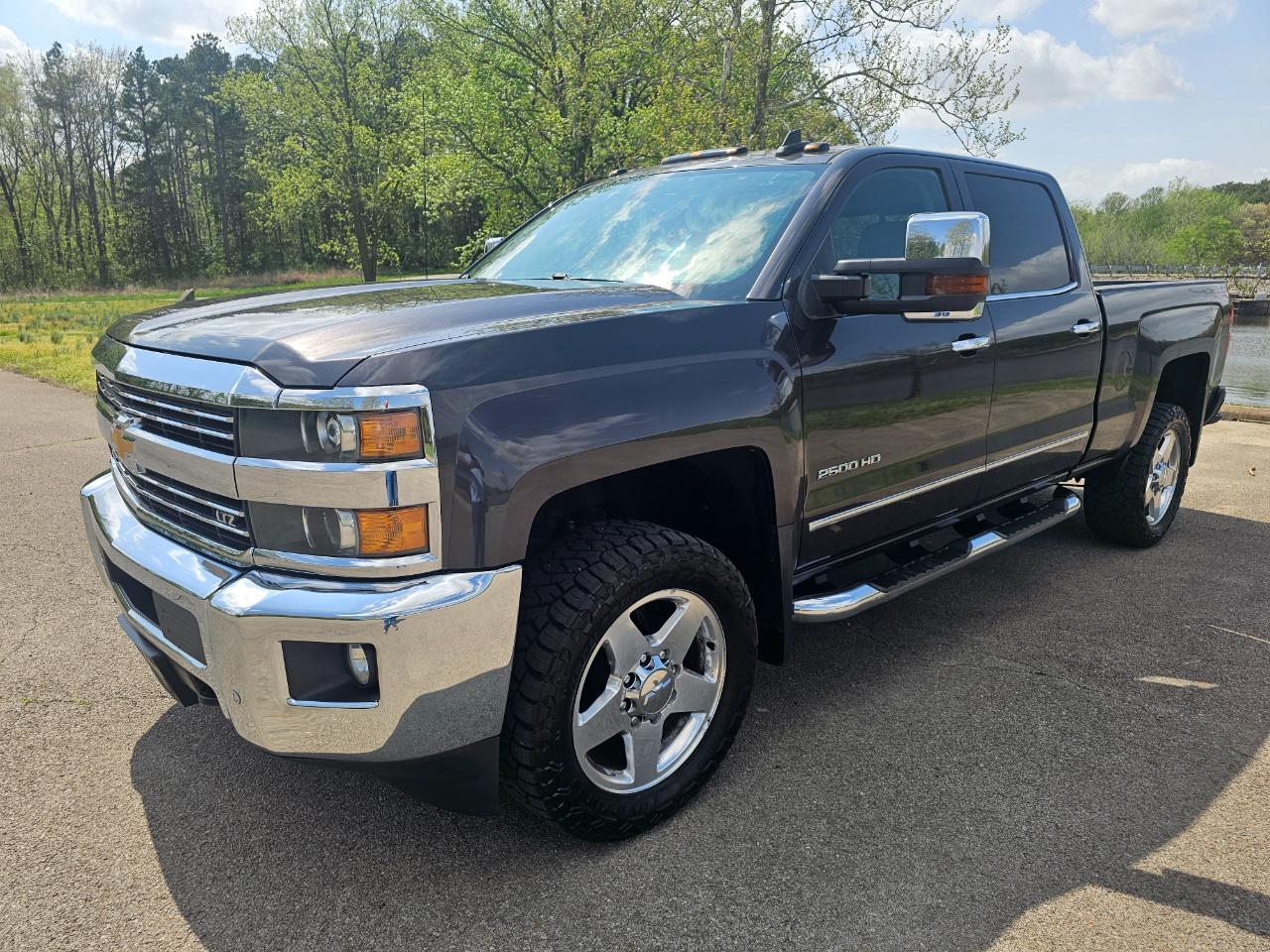 Chevrolet Silverado 2500HD Built After Aug 14 4WD Crew Cab 153.7" LTZ 2015