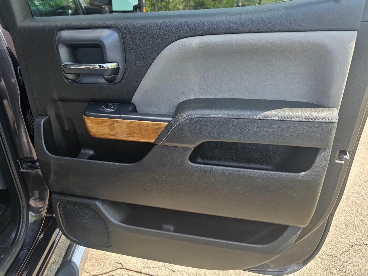 Chevrolet Silverado 2500HD Built After Aug 14 4WD Crew Cab 153.7" LTZ 2015