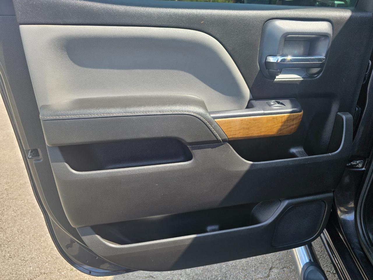 Chevrolet Silverado 2500HD Built After Aug 14 4WD Crew Cab 153.7" LTZ 2015