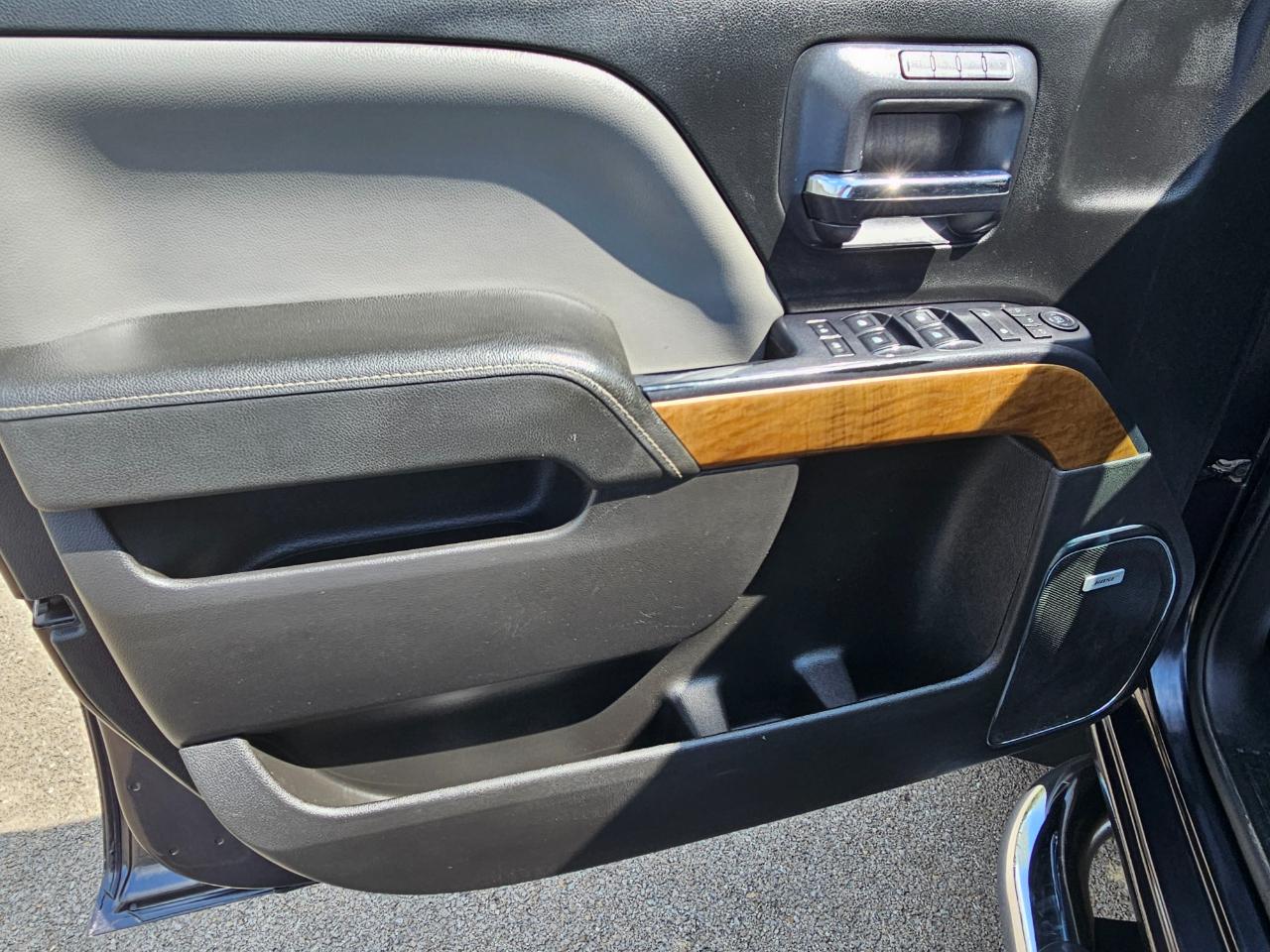 Chevrolet Silverado 2500HD Built After Aug 14 4WD Crew Cab 153.7" LTZ 2015