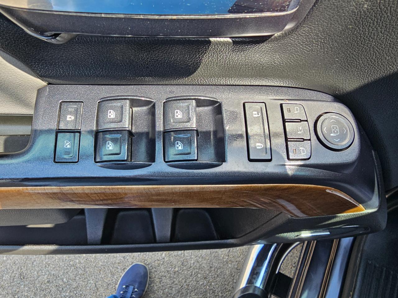 Chevrolet Silverado 2500HD Built After Aug 14 4WD Crew Cab 153.7" LTZ 2015