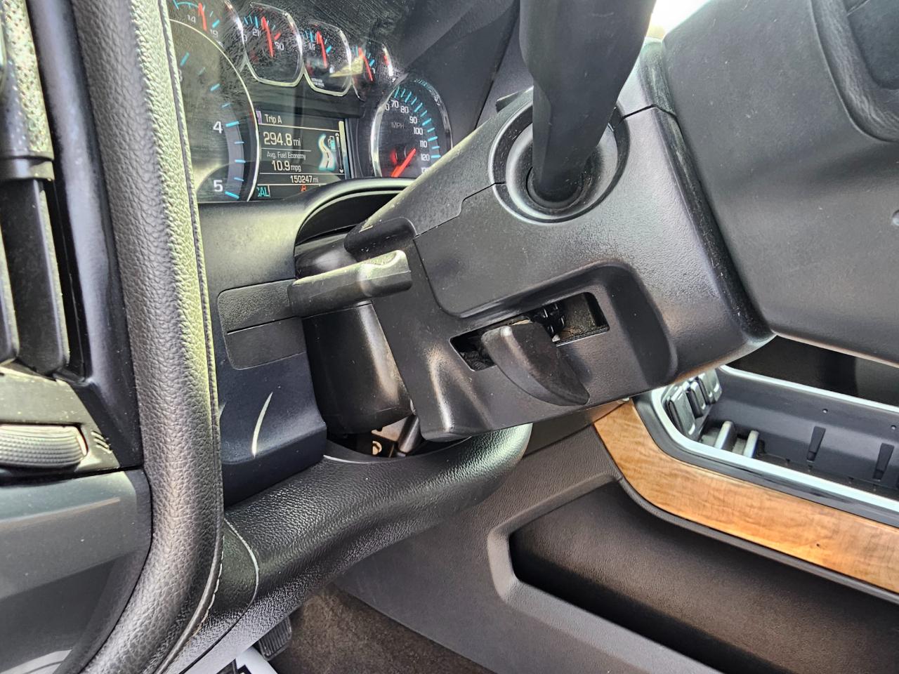 Chevrolet Silverado 2500HD Built After Aug 14 4WD Crew Cab 153.7" LTZ 2015