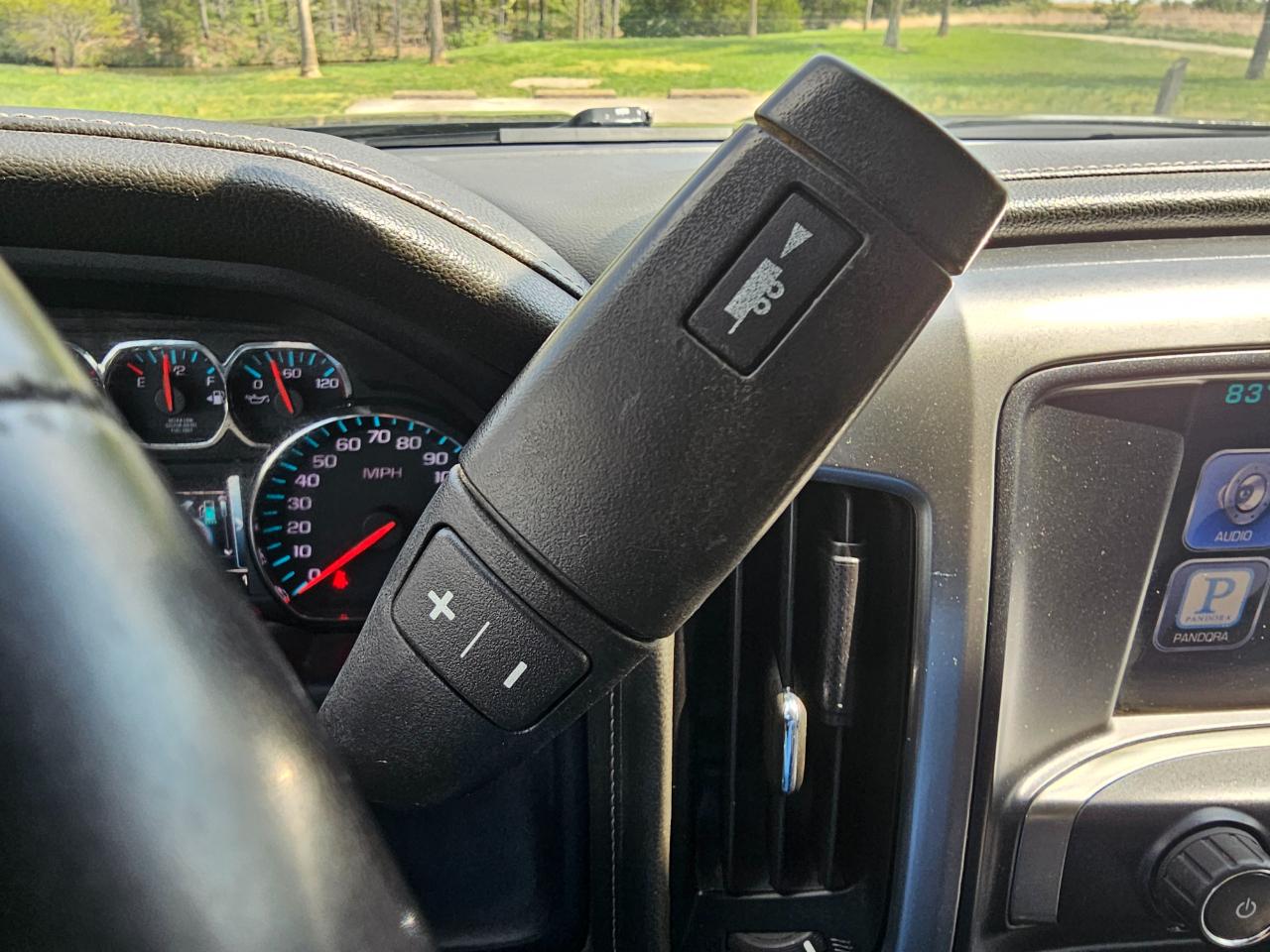 Chevrolet Silverado 2500HD Built After Aug 14 4WD Crew Cab 153.7" LTZ 2015