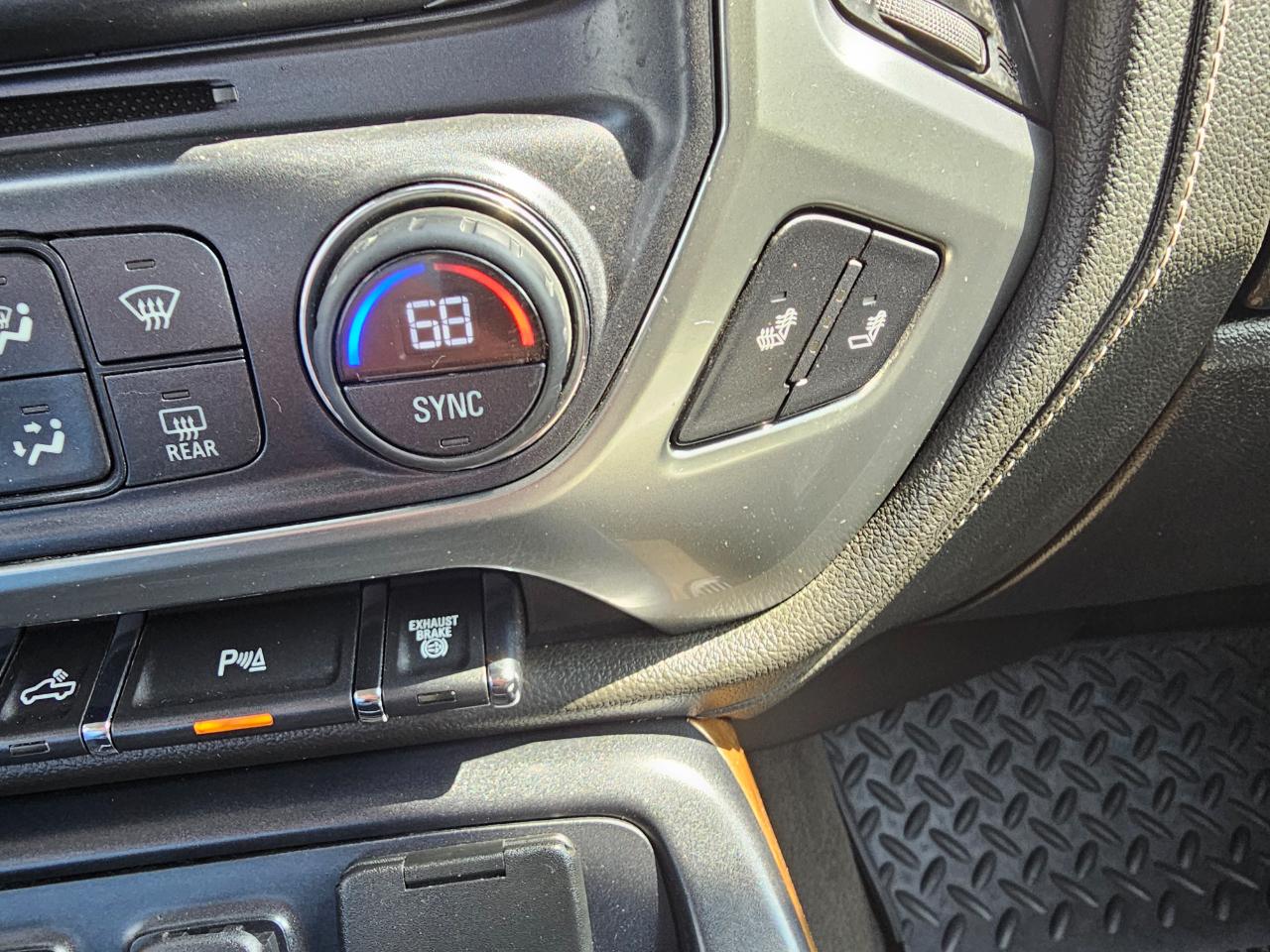 Chevrolet Silverado 2500HD Built After Aug 14 4WD Crew Cab 153.7" LTZ 2015