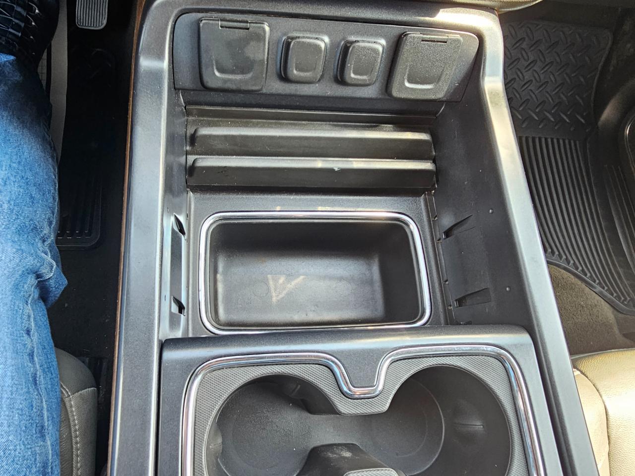 Chevrolet Silverado 2500HD Built After Aug 14 4WD Crew Cab 153.7" LTZ 2015