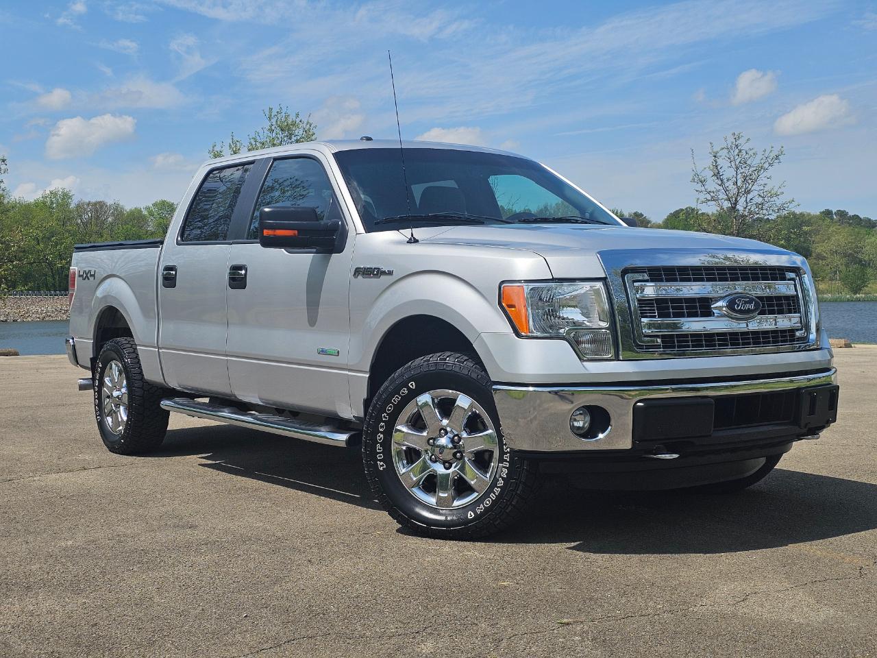2014 Ford F-150 4WD SuperCrew 145" XLT