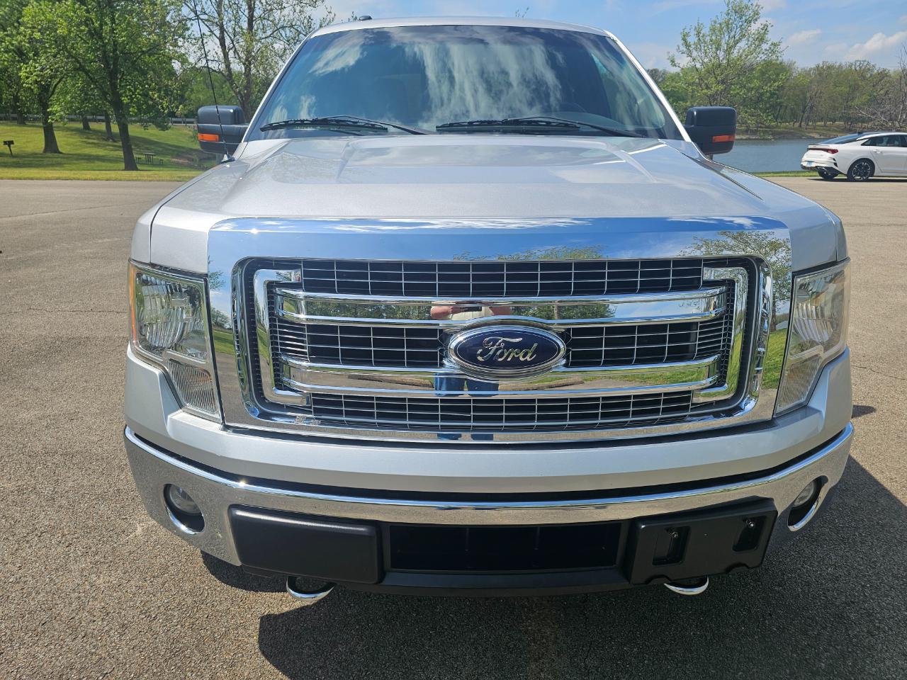 Ford F-150 4WD SuperCrew 145" XLT 2014