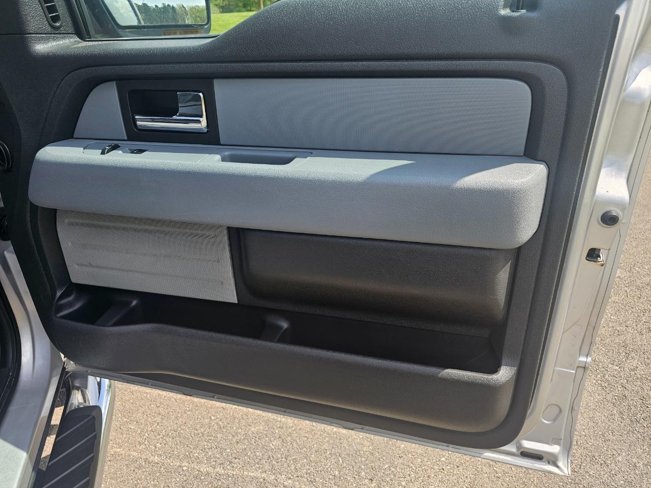 Ford F-150 4WD SuperCrew 145" XLT 2014