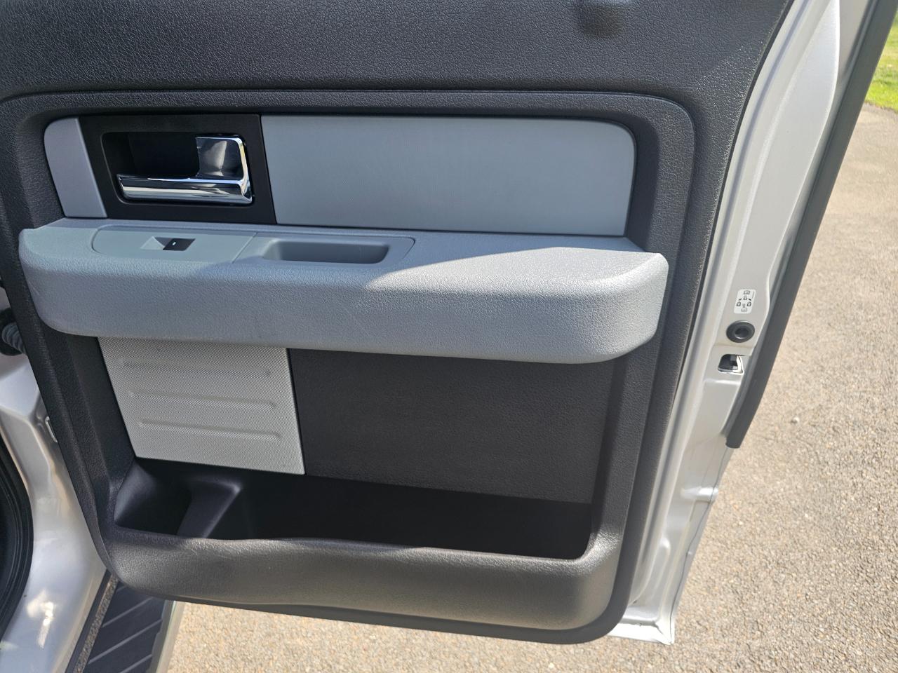 Ford F-150 4WD SuperCrew 145" XLT 2014