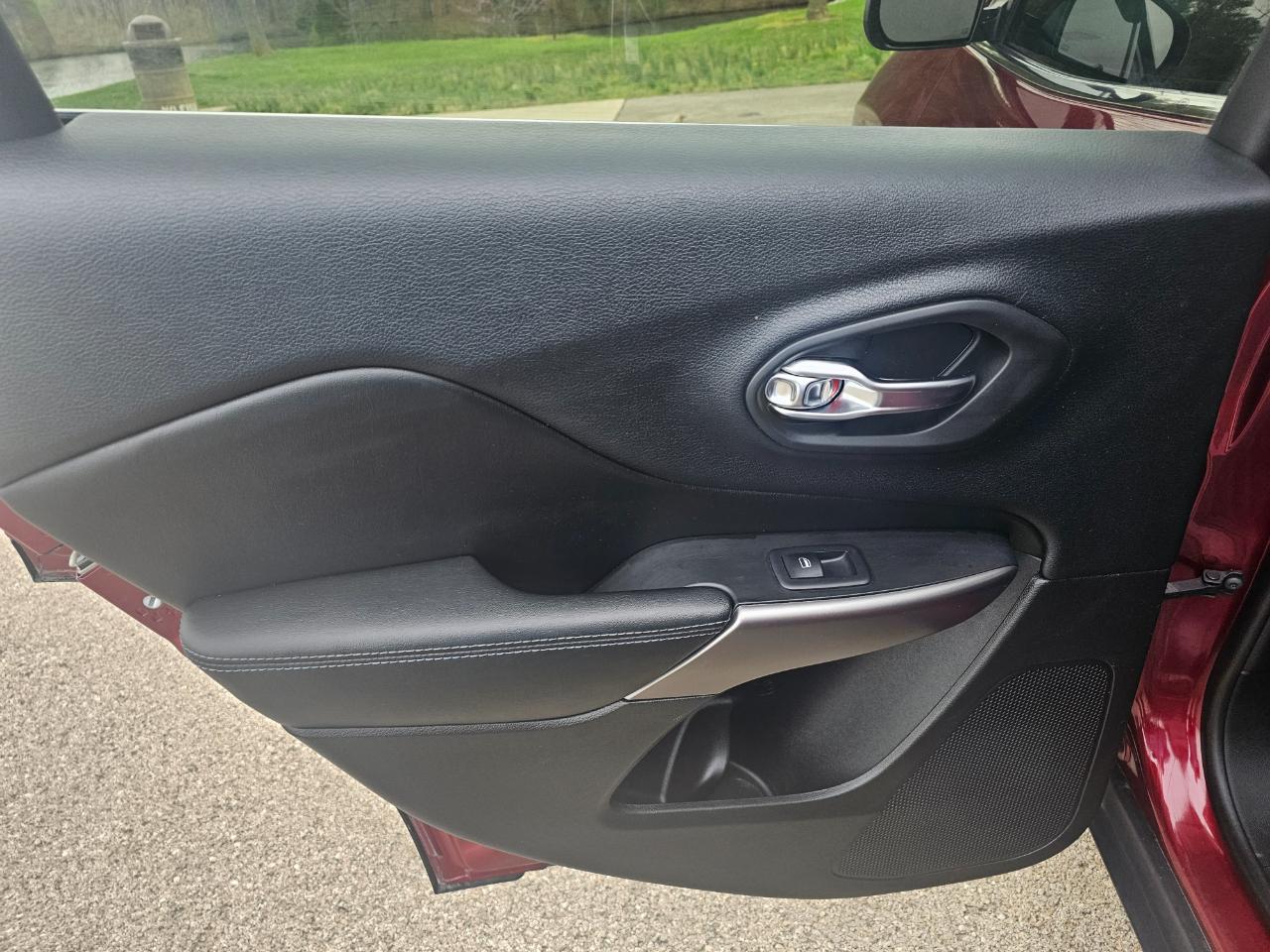 Jeep Cherokee Latitude Plus 4x4 2019