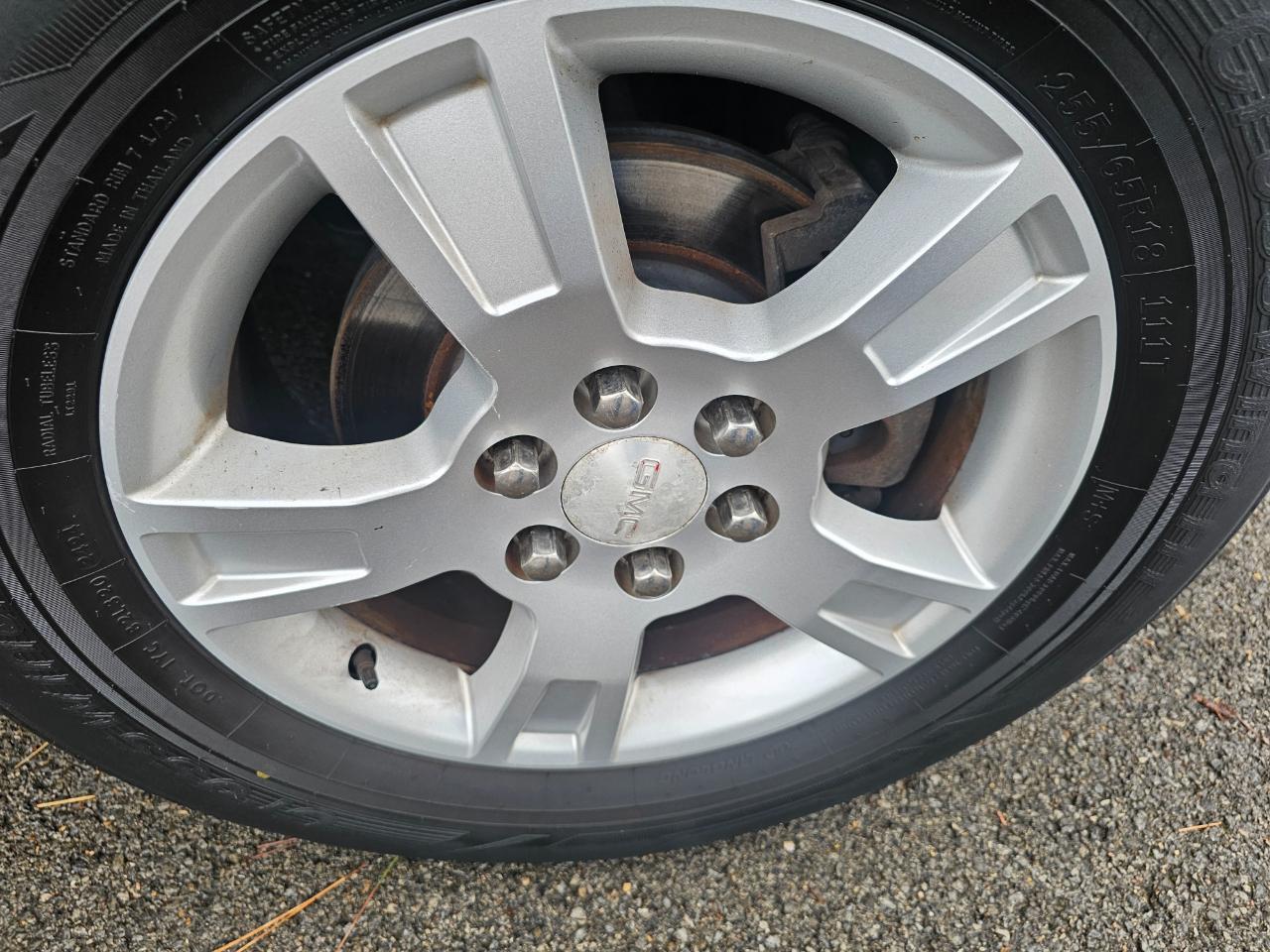 GMC Acadia AWD 4dr SLE 2012