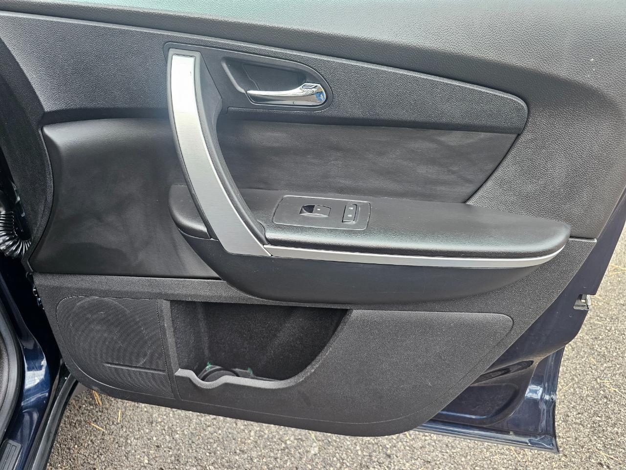 GMC Acadia AWD 4dr SLE 2012