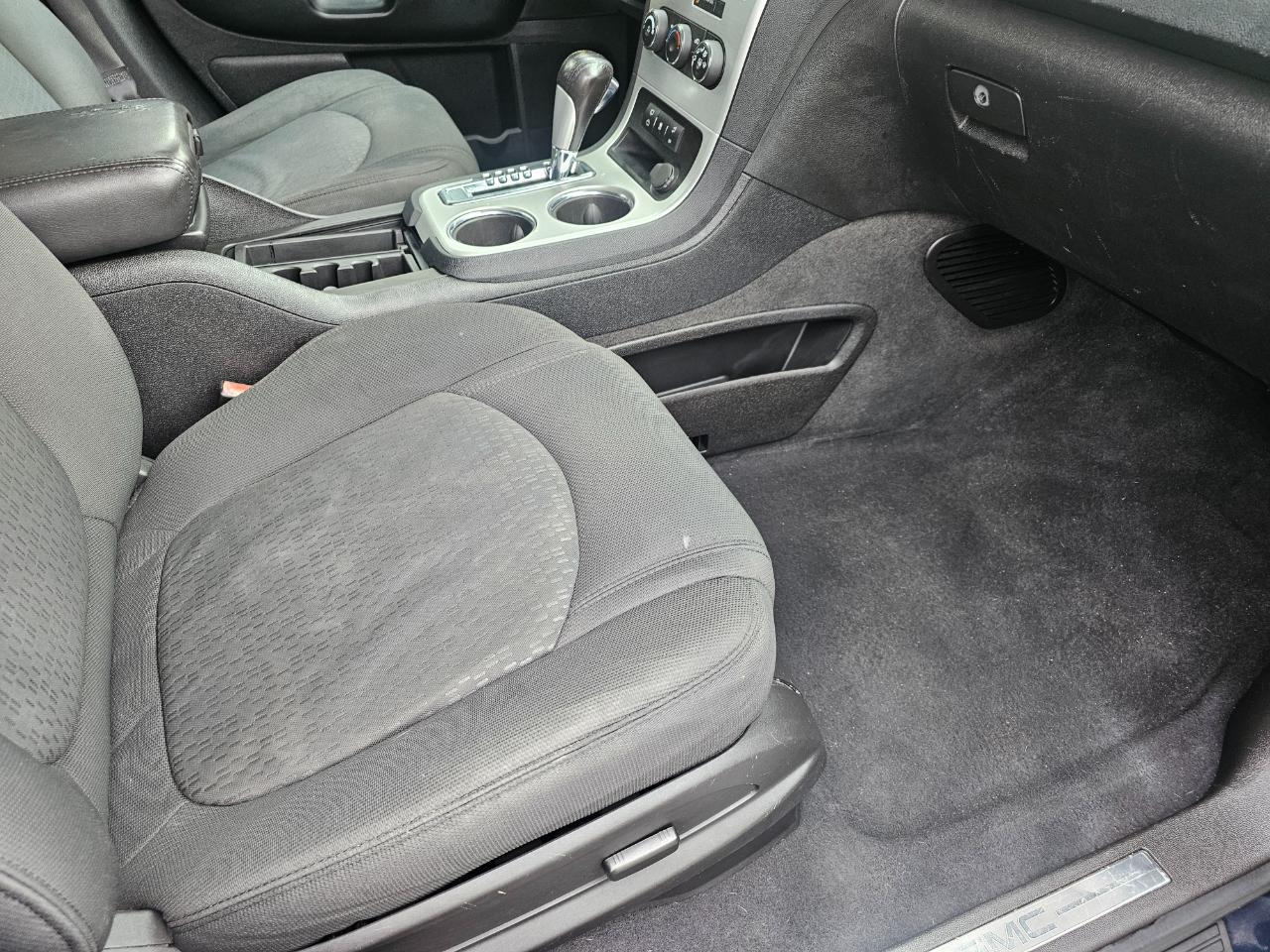 GMC Acadia AWD 4dr SLE 2012