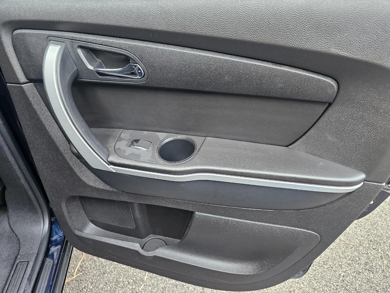 GMC Acadia AWD 4dr SLE 2012