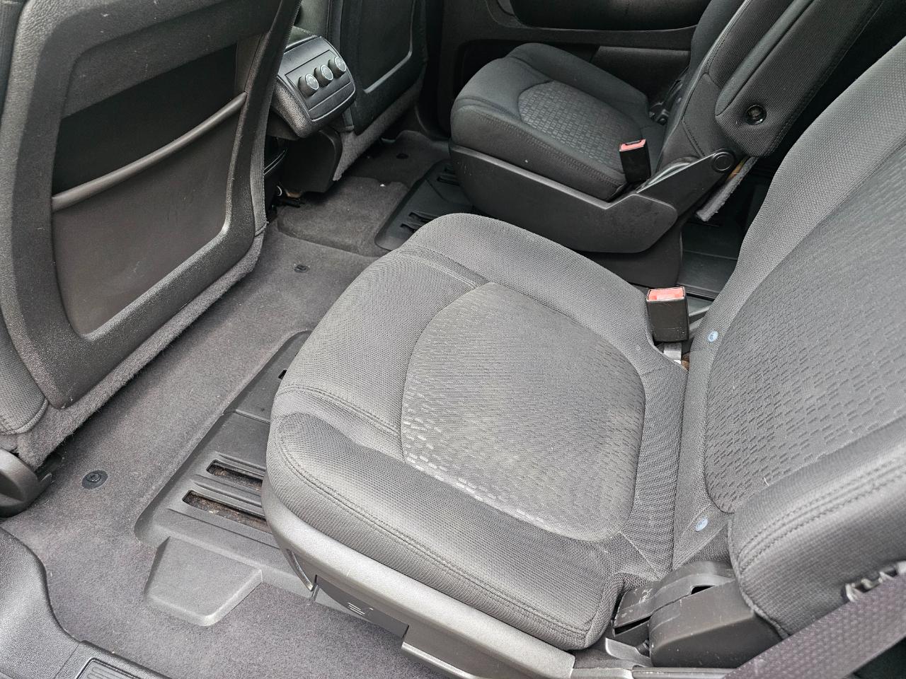 GMC Acadia AWD 4dr SLE 2012