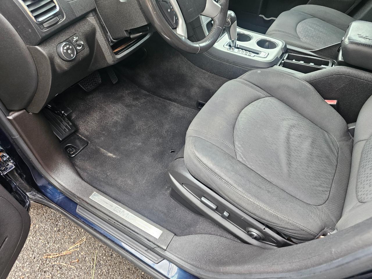 GMC Acadia AWD 4dr SLE 2012