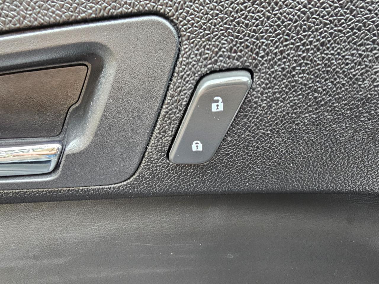 GMC Acadia AWD 4dr SLE 2012