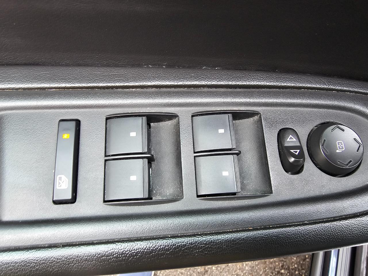 GMC Acadia AWD 4dr SLE 2012