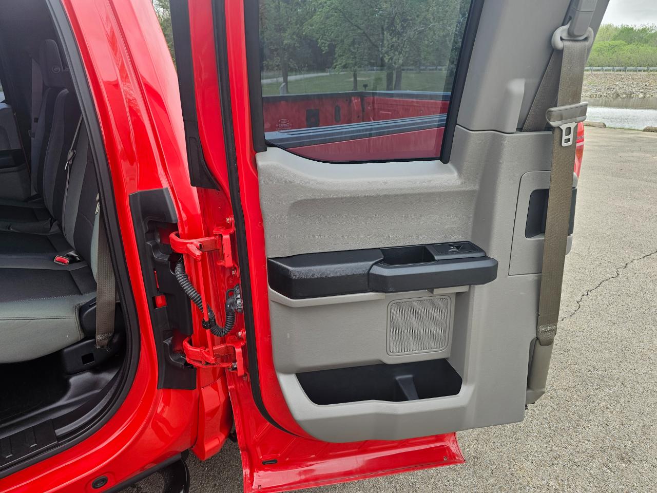 Ford F-150 2WD SuperCab 145" XL 2016