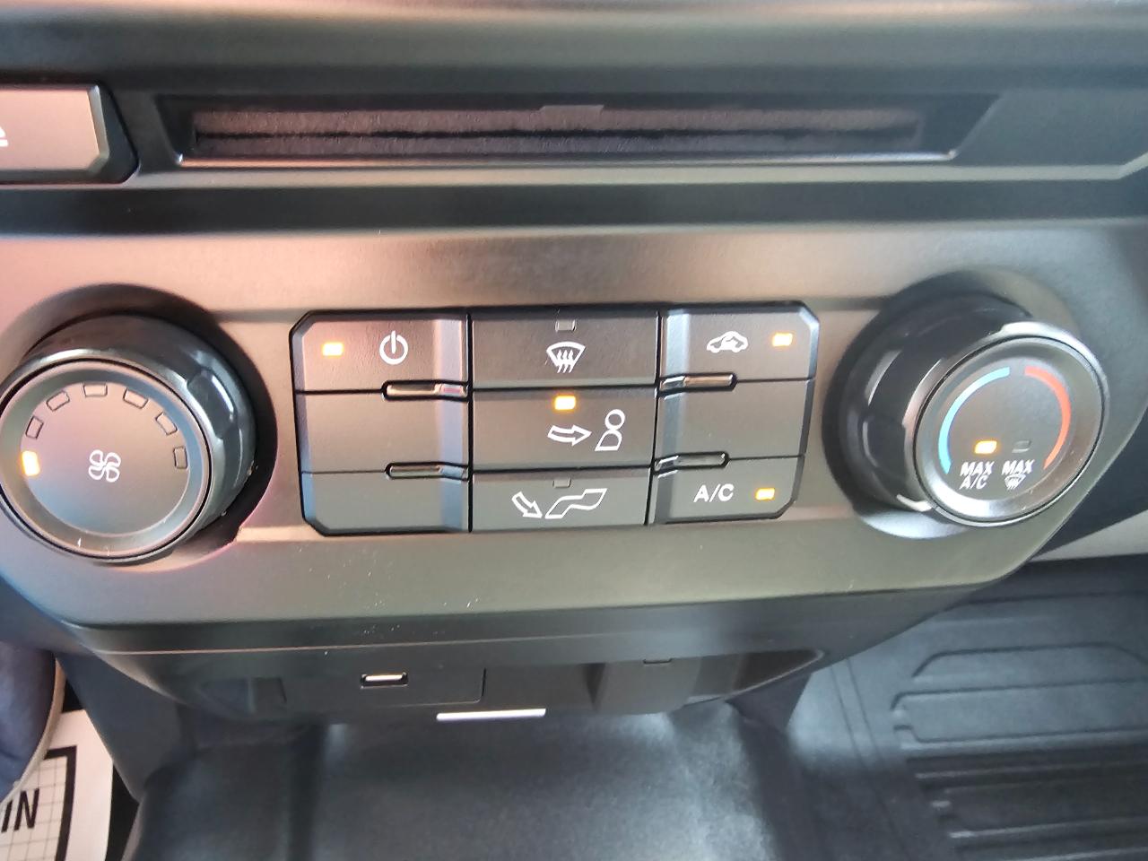 Ford F-150 2WD SuperCab 145" XL 2016