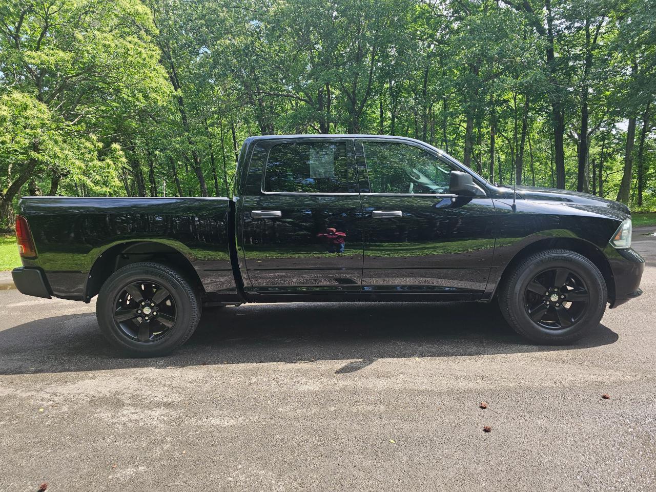 RAM 1500 4WD Crew Cab 140.5" Express 2014